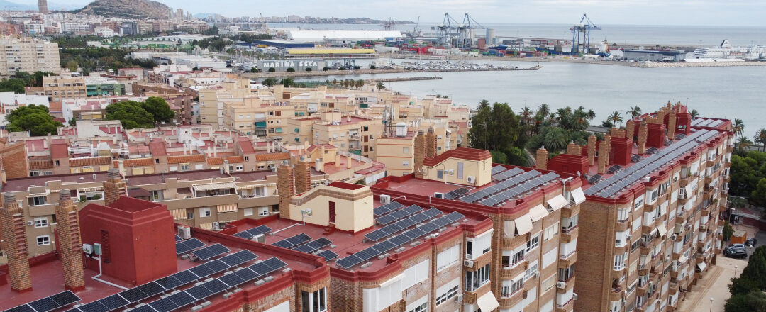 Distribución de excedentes de energía en proyectos solares comunitarios en la Comunidad Valenciana bg energy